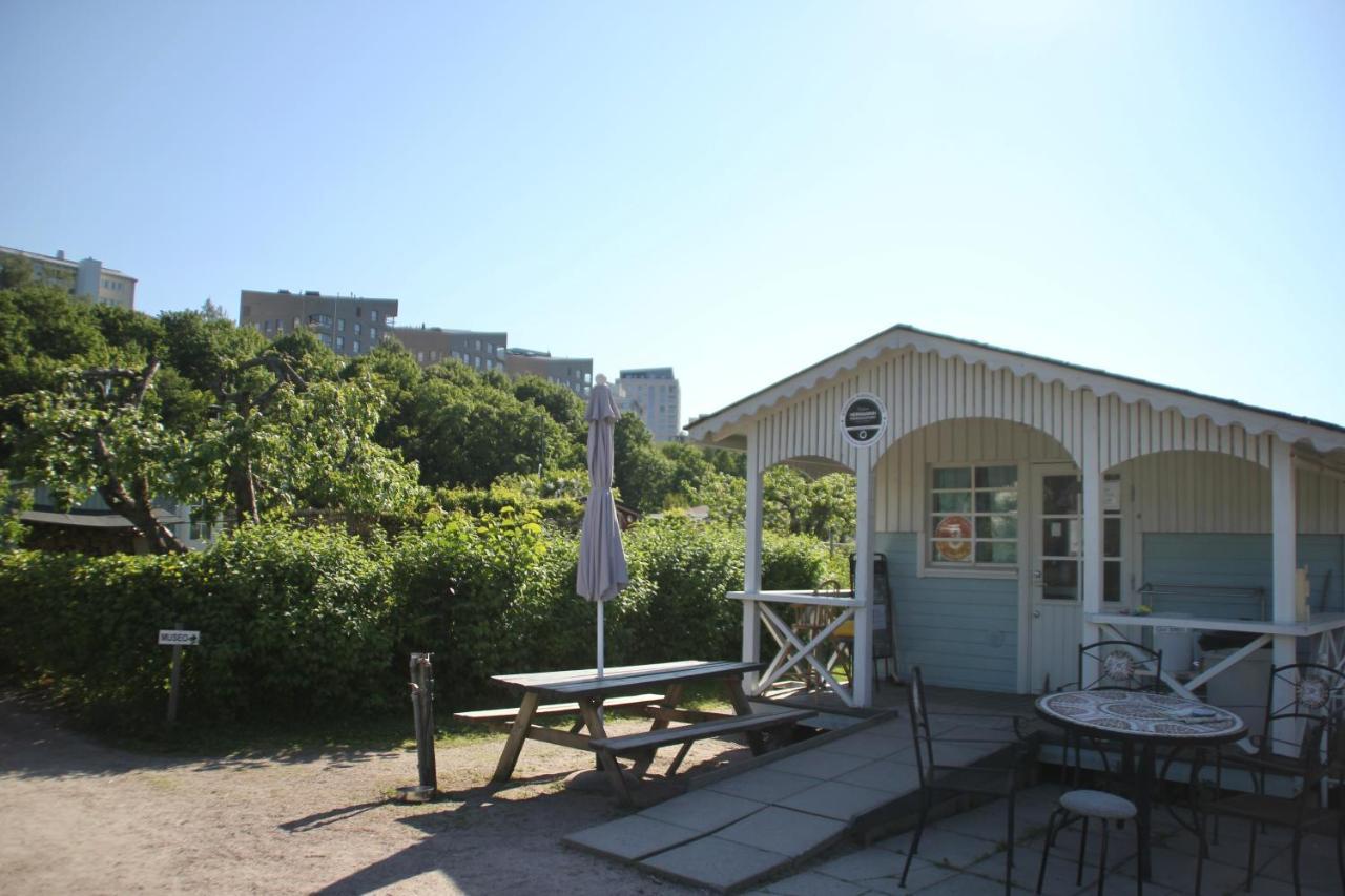 Candy-Colored Two-Room Condo With Sweet Views Helsínquia Exterior foto